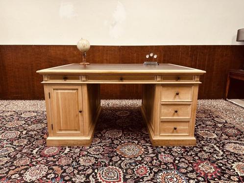Landelijk Engels Blank Eiken Bureau Partnerdesk, Antiek en Kunst, Antiek | Kantoor en Zakelijk, Ophalen of Verzenden