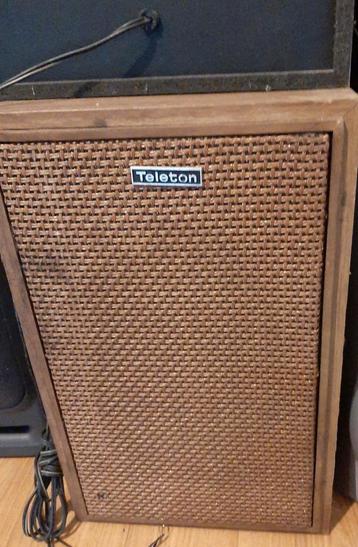 2 stereo  luidsprekers beschikbaar voor biedingen