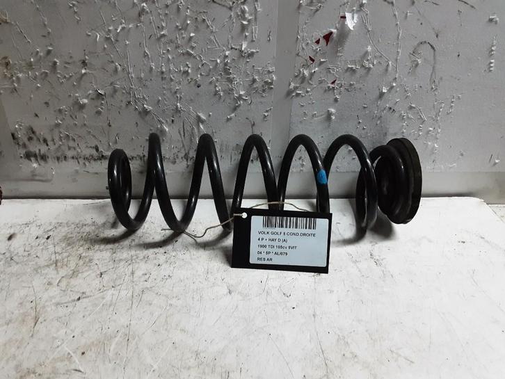 RESSORT DE SUSPENSION ARRIERE Volkswagen Golf V (1K1), Autos : Pièces & Accessoires, Suspension & Châssis, Volkswagen, Utilisé