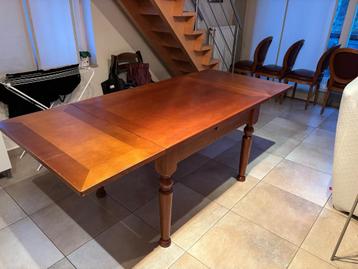 Beuken eettafel + 4 stoelen beschikbaar voor biedingen