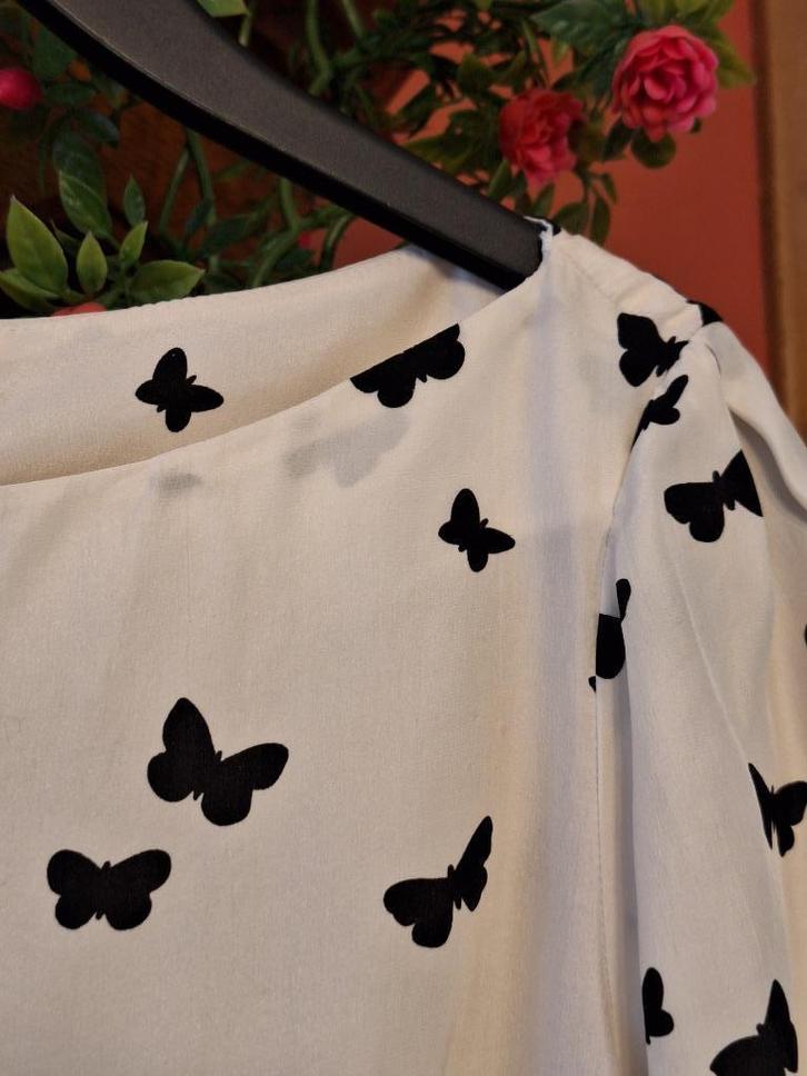 Elégante blouse Zara Woman taille M blanc cassé avec motifs, Kleding | Dames, Blouses en Tunieken, Zo goed als nieuw, Maat 38/40 (M)