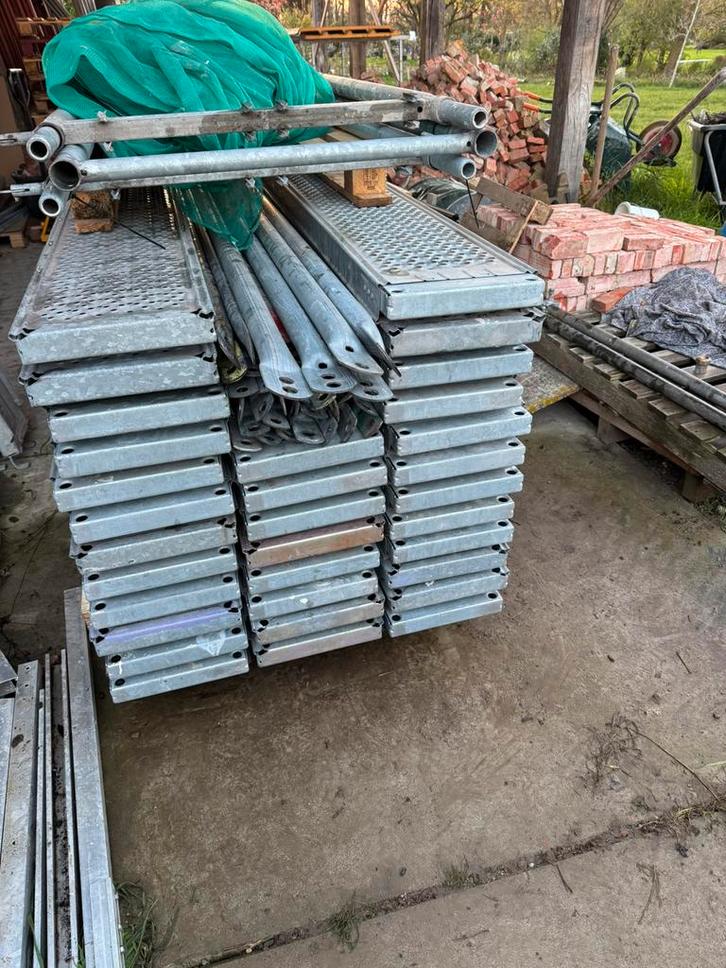 Kaderstelling 10m breed 8m hoog, Doe-het-zelf en Bouw, Steigers, Zo goed als nieuw, Ophalen