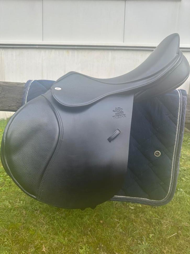 Fairfax Classic Jump 18", Animaux & Accessoires, Chevaux & Poneys | Selles, Comme neuf, Obstacle, Enlèvement