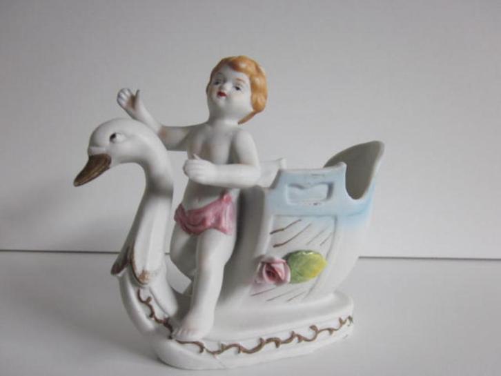 Biscuit beeldje, Antiek en Kunst, Antiek | Keramiek en Aardewerk, Ophalen of Verzenden