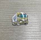 PIN - MERCEDES - TRUCK OF THE YEAR 1999, Verzamelen, Speldjes, Pins en Buttons, Verzenden, Gebruikt, Transport, Speldje of Pin