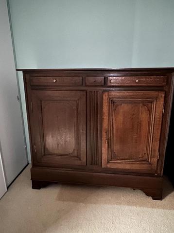 Eiken Louis Philippe dressoir beschikbaar voor biedingen
