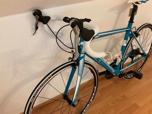 Dames racefiets 🌻 als Nieuw Cube dames koersfiets, Fietsen en Brommers, Fietsen | Racefietsen, Zo goed als nieuw, Dames, Meer dan 20 versnellingen