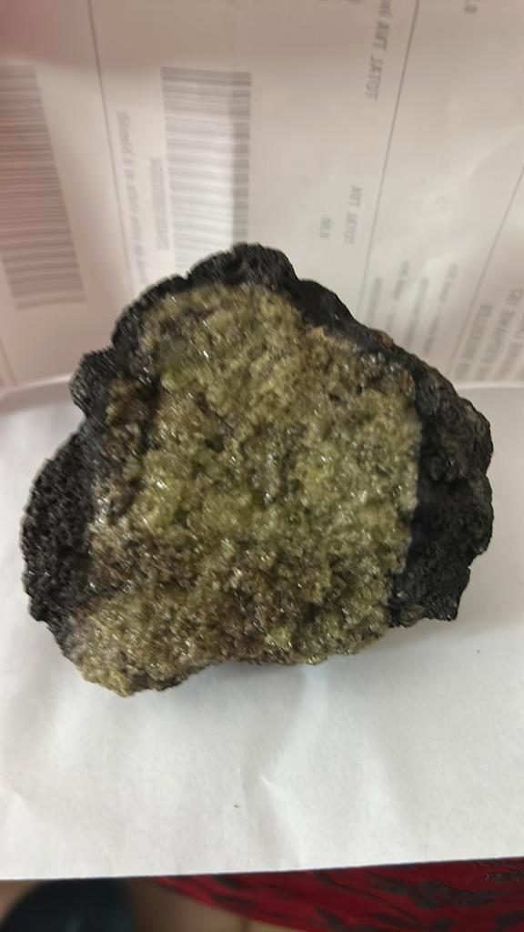 Olivijnsteen, Verzamelen, Mineralen en Fossielen, Mineraal, Ophalen of Verzenden