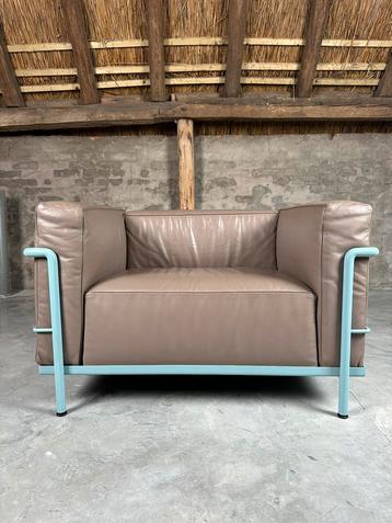 Cassina LC3 design fauteuil door Le Corbusier