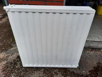 Wand Radiator in zeer goede staat disponible aux enchères