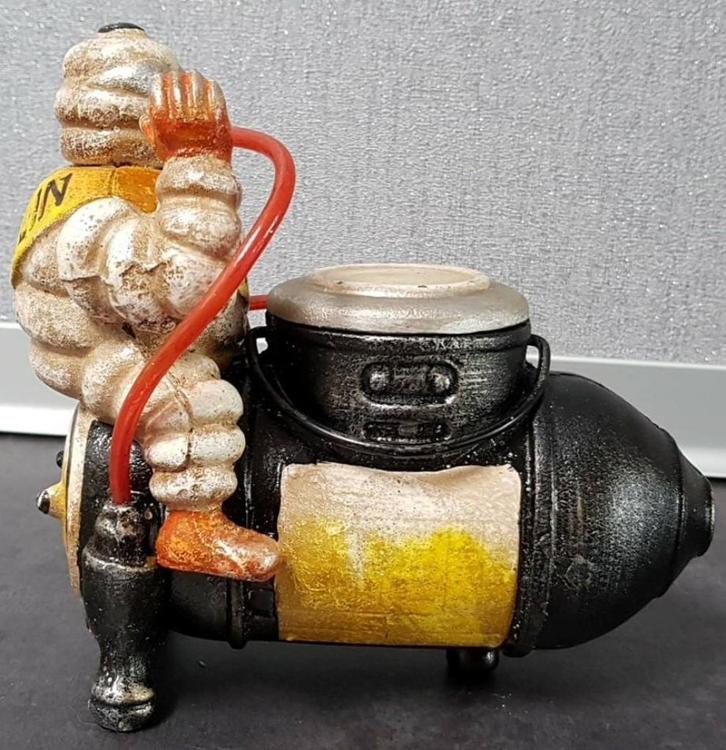 Michelin Bibendum compressor retro reclame decoratie beeld, Verzamelen, Beelden en Beeldjes, Zo goed als nieuw, Overige typen