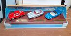 Dinky Toys klassieke auto's set op houten sokkel., Ophalen of Verzenden, Nieuw, Auto, Dinky Toys