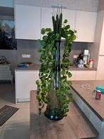 Groene glazen vaas met versiering, Ophalen