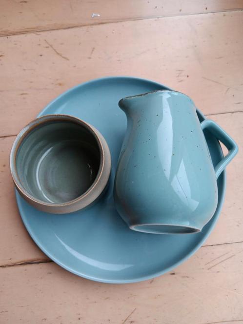 ZGAN Madam Stoltz set keramiek kan kom bord, Huis en Inrichting, Keuken | Servies, Zo goed als nieuw, Overige typen, Effen, Aardewerk