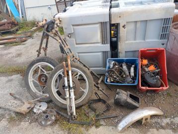Pièces Suzuki GS450 beschikbaar voor biedingen