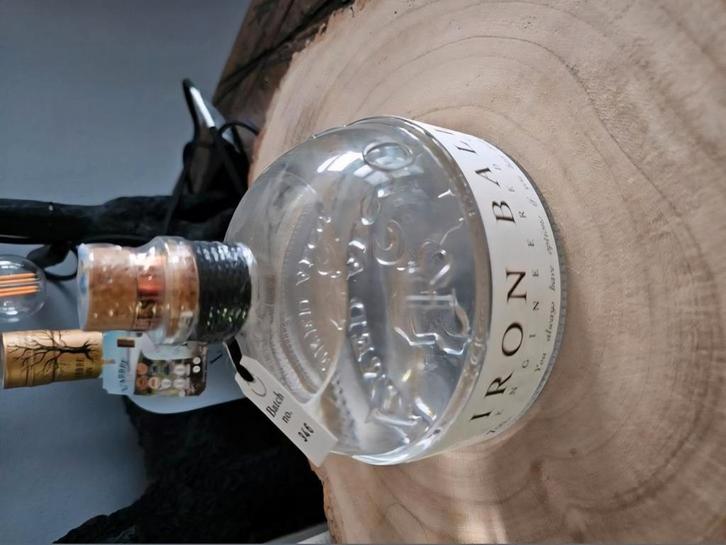 Gin Iron Balls collecters item gin, Verzamelen, Wijnen, Ophalen