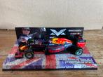 Max Verstappen 1:43 editie 12 2nd place British GP 2016, Nieuw, Ophalen of Verzenden, Formule 1