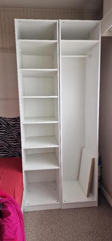 2 hoge kasten (dozen) Ikea 50*58*236 wit beschikbaar voor biedingen