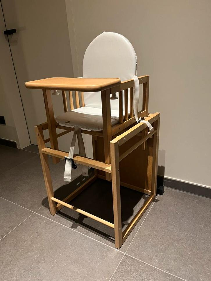 Houten kinderstoel, Kinderen en Baby's, Kinderstoelen, Gebruikt, Meegroeistoel, Afneembaar eetblad, Gordel(s), Ophalen