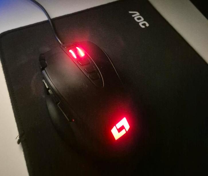 Souris + Clavier gaming, Computers en Software, Muizen, Zo goed als nieuw, Muis, Rechtshandig, Bedraad, Ergonomisch, Gaming muis