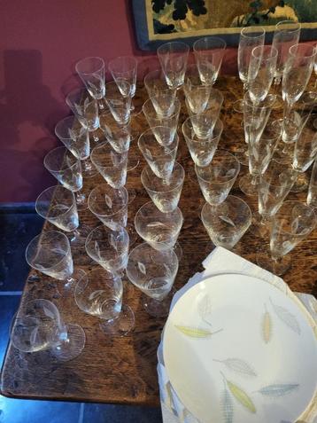 glazen en borden servies Rosenthal beschikbaar voor biedingen