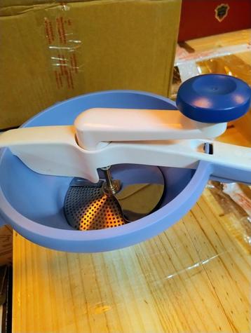 tupperware blauwe roer zeef (passevite)  beschikbaar voor biedingen