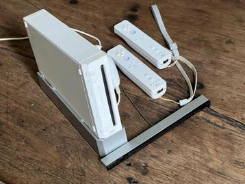 Complete Wii met spellen en accessoires beschikbaar voor biedingen