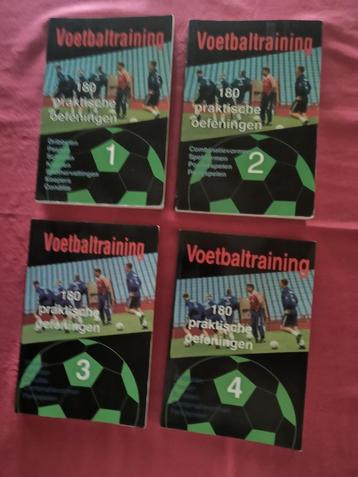 Voetbaltraining - 30 boeken + 2 VHS + Uitgewerkte trainingen beschikbaar voor biedingen