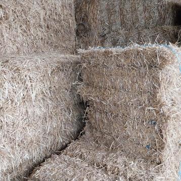 Hooi en stro beschikbaar voor biedingen