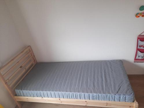 Bed en matras nieuwstaat van Ikea, Maison & Meubles, Chambre à coucher | Lits, Enlèvement