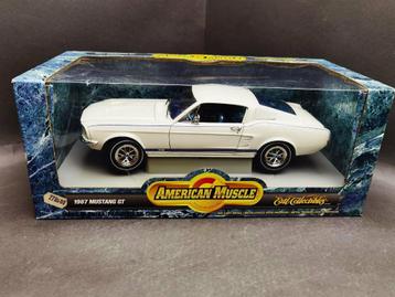 FORD Mustang V8 Fastback GT 1967 White 1/18 ERTL Neuve+Boite beschikbaar voor biedingen