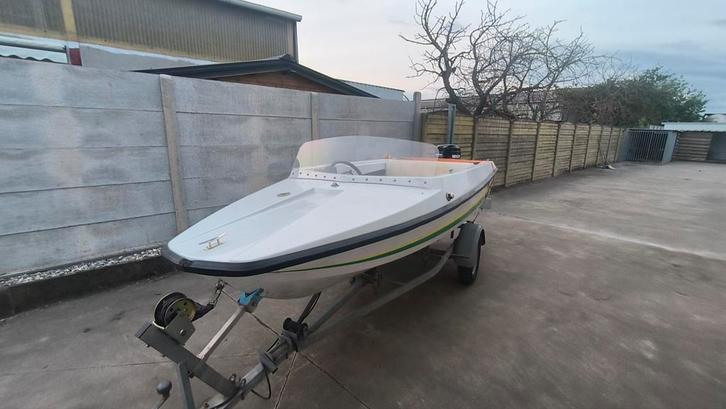 Motorbootje met 25pk Mercury Buitenboordmotor incl trailer, Watersport en Boten, Vis- en Consoleboten, Gebruikt, 10 tot 30 pk