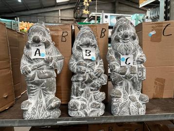 3 Tuinkabouter beton  beschikbaar voor biedingen