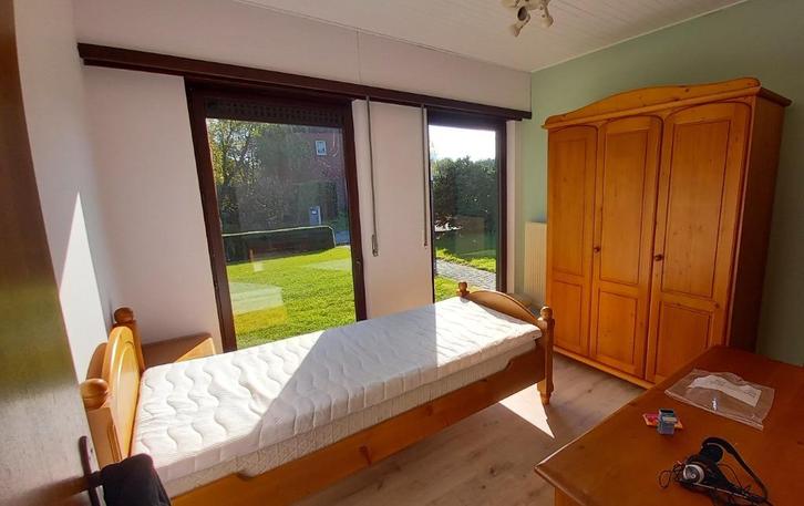 eenpersoonsbed met nachtkastje en kleerkast, Huis en Inrichting, Slaapkamer | Complete slaapkamers, Gebruikt, Eenpersoons, Ophalen