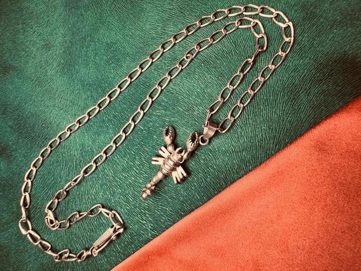 Collier homme en argent 925 – 17g – pendentif scorpion, Bijoux, Sacs & Beauté, Colliers, Comme neuf, Argent, Argent, Enlèvement ou Envoi