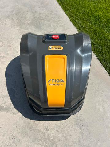 Stiga robotmaaier Autoclip M7, Tuin en Terras, Ophalen, Zo goed als nieuw