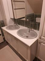 Badkamer te koop, 2 lavabo's + 2 kolomkasten + hoekbad, Huis en Inrichting, Badkamer | Badkamermeubels, Ophalen
