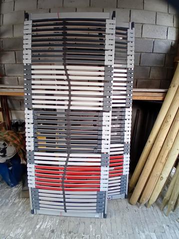 Te koop 2 elektrisch verstelbare lattenbodems 90x100 beschikbaar voor biedingen