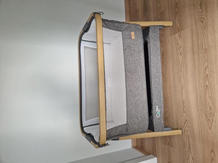 Tutti Bambini Co-sleeper CoZee Oak/Charcoal+ gratis slaapzak, Kinderen en Baby's, Babywiegjes en Ledikanten, Zo goed als nieuw