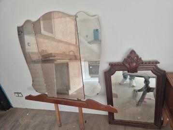 Twee retro spiegels  beschikbaar voor biedingen