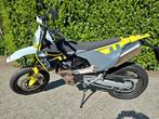 Husqvarna 701 Supermotard in nieuwe staat, 350 km, Motoren, 700 cc, Particulier, 1 cilinder, SuperMoto