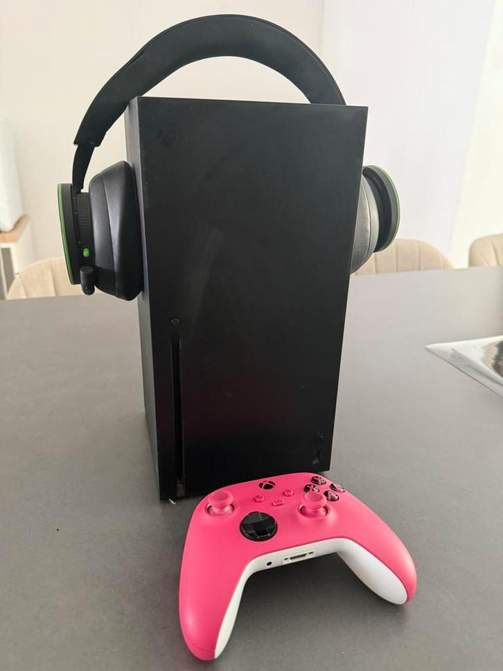 Xbox Series X + Manette + Casque + Jeux +1an de Game Pass, Games en Spelcomputers, Spelcomputers | Xbox Series X en S, Zo goed als nieuw