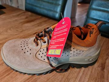 Schoenen  beschikbaar voor biedingen
