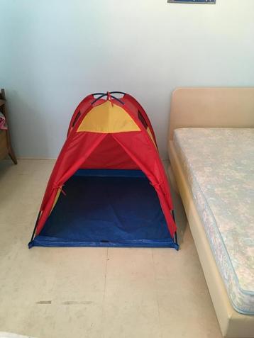 Leuke speeltent beschikbaar voor biedingen
