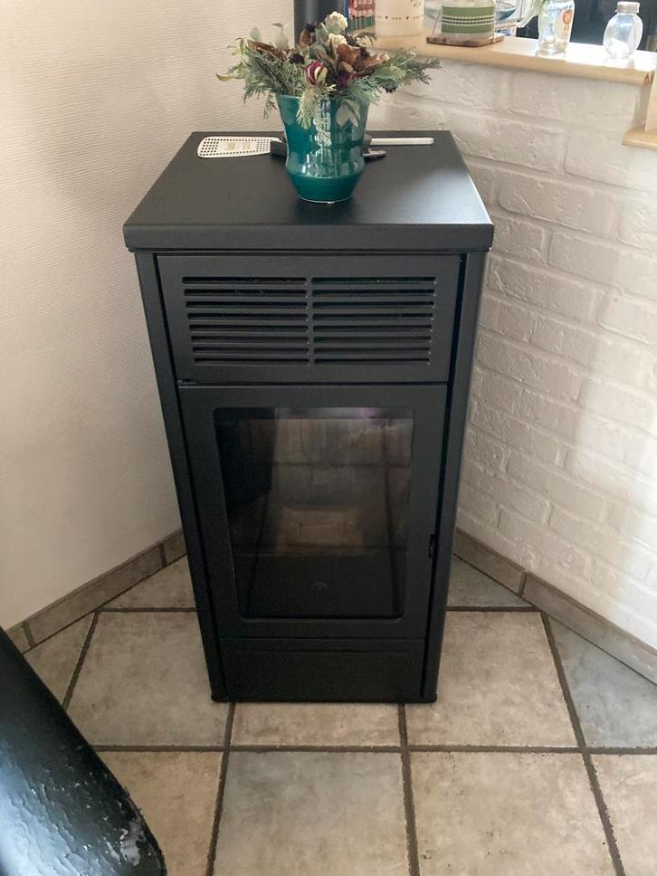 Pelletkachel merk Edilkamin, Huis en Inrichting, Kachels, Gebruikt, Vrijstaand, Pelletkachel, Overige brandstoffen, Ophalen