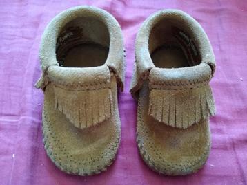 Chaussons Minnetonka taille 18, Neuf, Garçon ou Fille, Enlèvement ou Envoi, Minnetonka