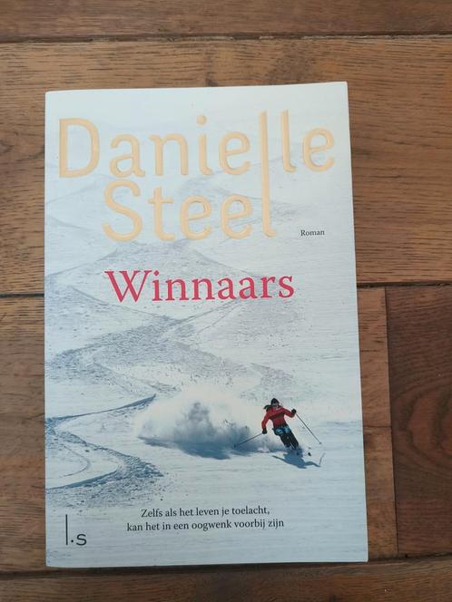 Danielle Steel - Winnaars, Boeken, Romans, Zo goed als nieuw, Ophalen of Verzenden
