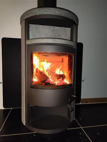 Poêle à bois Skantherm Beo stéatite   disponible aux enchères