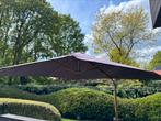 2 seizoenen oud, goede staat 3m op 3m, Tuin en Terras, Parasols, Zweefparasol, Waterdicht, Gebruikt, Ophalen