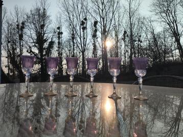 Decoratieve glazen beschikbaar voor biedingen